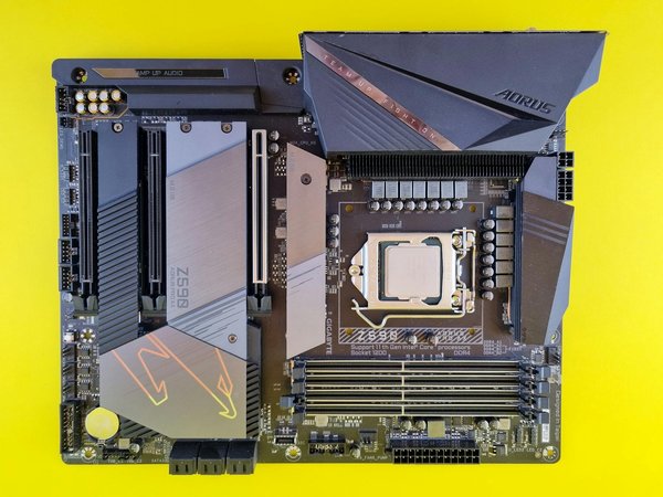 Comment configurer un serveur privé virtuel (VPS) pour héberger des applications web complexes ?